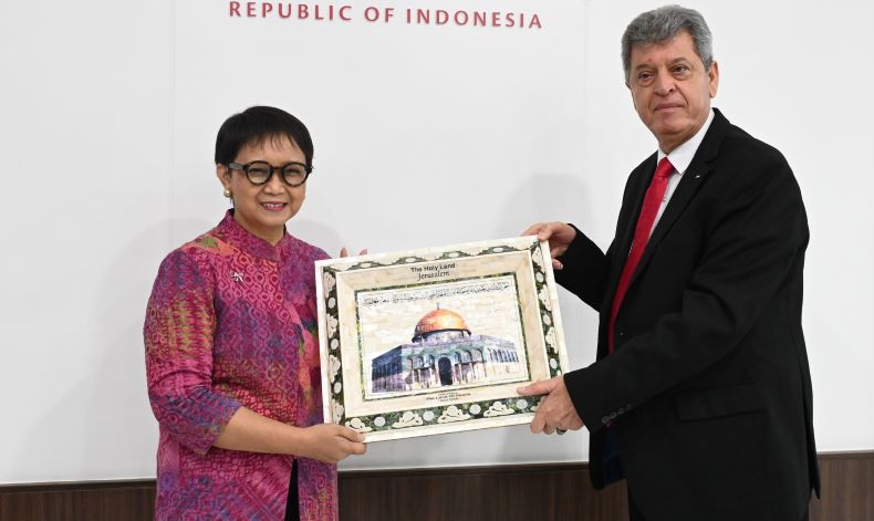 Konsisten Dukung Palestina, Menlu Retno Terima Penghargaan dari Negara-Negara Arab 