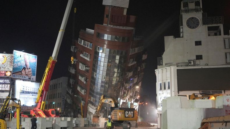 Update Gempa Taiwan: 9 Orang Tewas, 50 Hilang dan 6 Jet Tempur F-16 Rusak