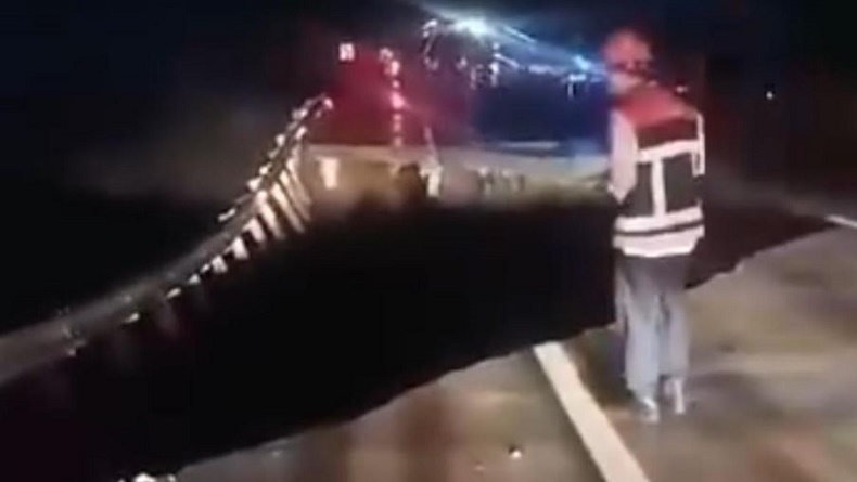 BPJT: Longsor Tol Bocimi Rusak 1 Ruas Jalan, Berisiko untuk Mudik Lebaran 2024