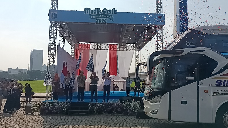 Pemprov DKI Lepas Ribuan Peserta Mudik Gratis di Monas, Total 279 Bus