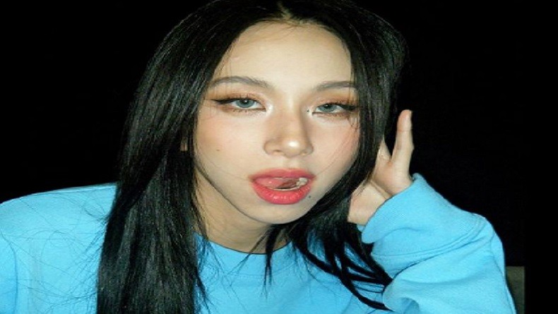 5 Potret Cantik Chaeyoung Twice, Pacar Baru Zion.T