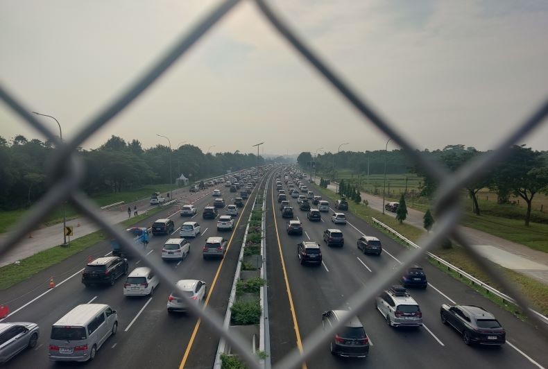 Tol Cipali Kilometer 86 Padat Merayap Pagi Ini