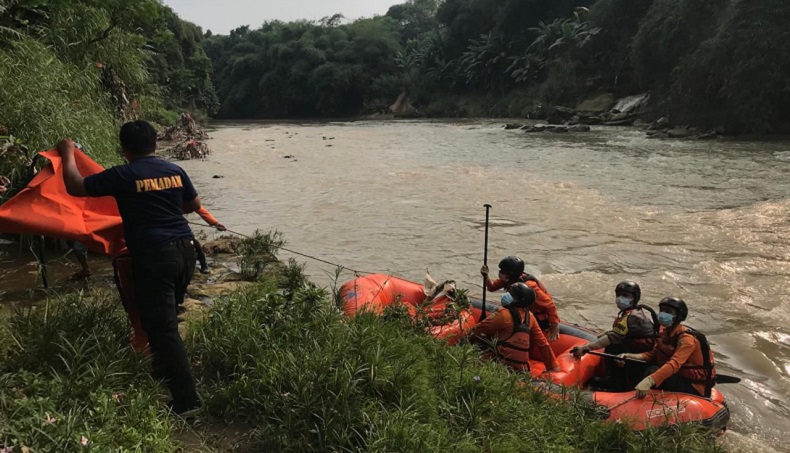Heboh Warga Klapanunggal Bogor Temukan Mayat Pria Membusuk di Sungai Leuwimonyet