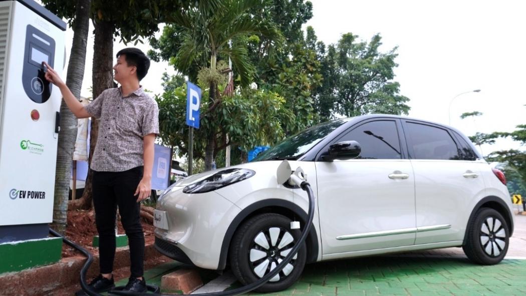 Wuling Tempatkan 6 Fast Charging Mobil Listrik, 2 Dibangun di Rest Area