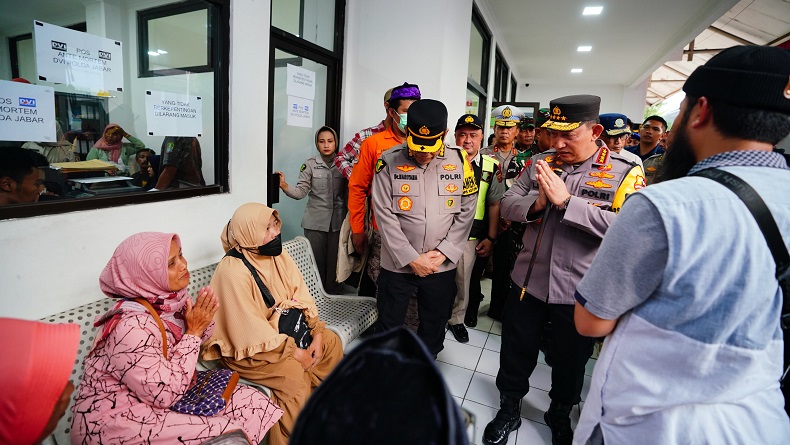 Kapolri Pastikan Keluarga Korban Kecelakaan Tol Japek Dapat Pelayanan Terbaik