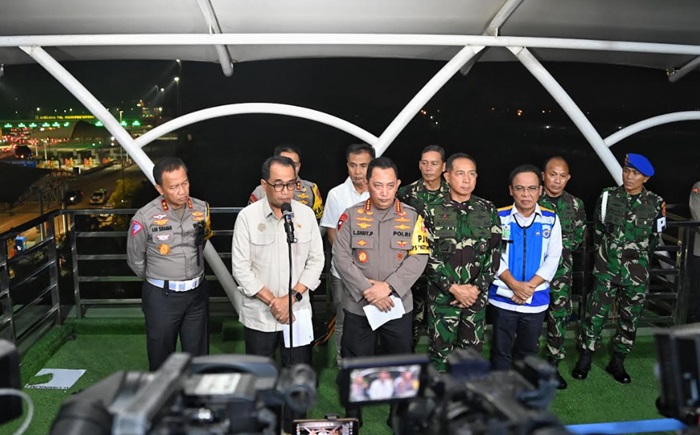 Menhub Cek Arus Mudik di Gerbang Tol Utama Jakarta: Pemudik Sekarang Lebih Suka Jalan Malam