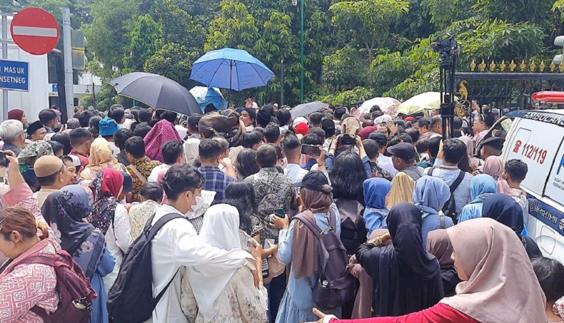 Antrean Open House Presiden Jokowi Ricuh, Istana : Kami Mohon Maaf Akan Jadi Evaluasi