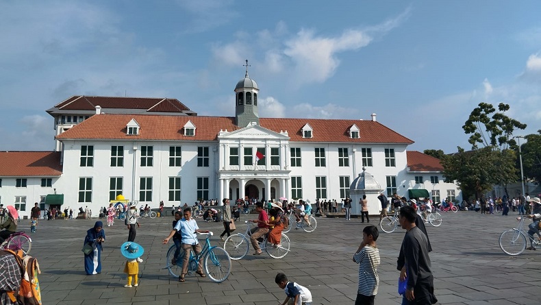 Pilih Kota Tua Jadi Tempat Wisata Lebaran, Warga Terpukau Bangunan Zaman Belanda