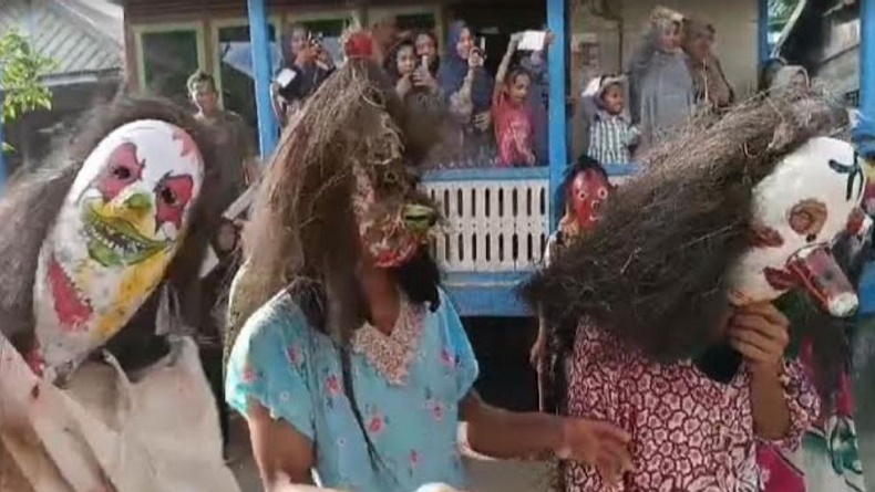 Tradisi Pawai Topeng Labu, Meriahkan Perayaan Lebaran Warga Muarojambi
