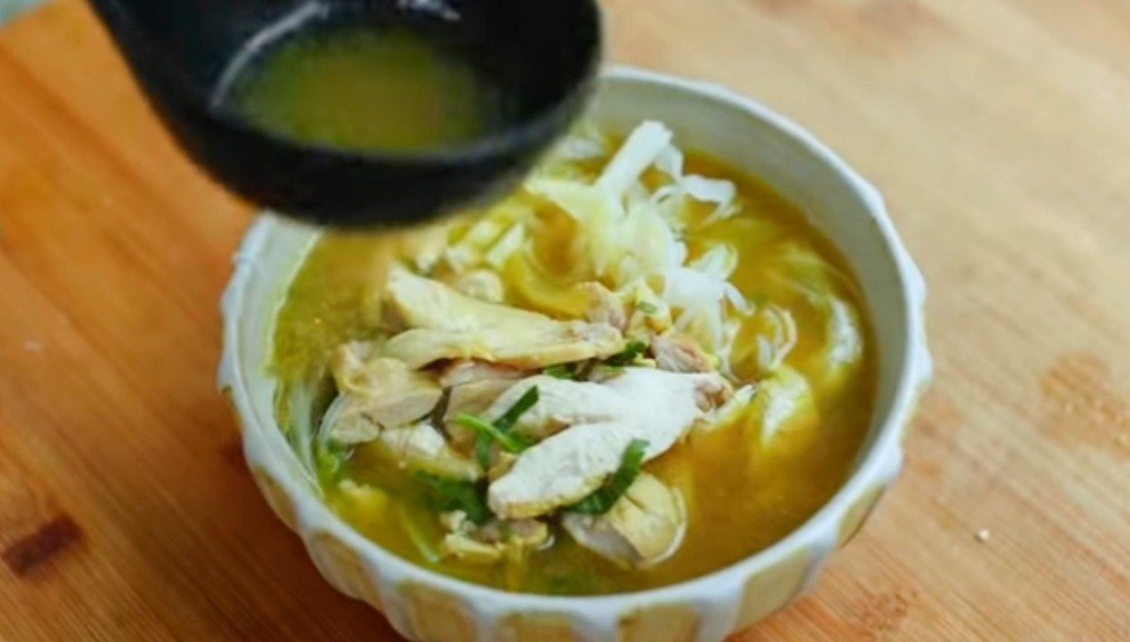 Bosan Makanan Bersantan selama Lebaran, Coba Resep Soto Ayam Menyegarkan Ini