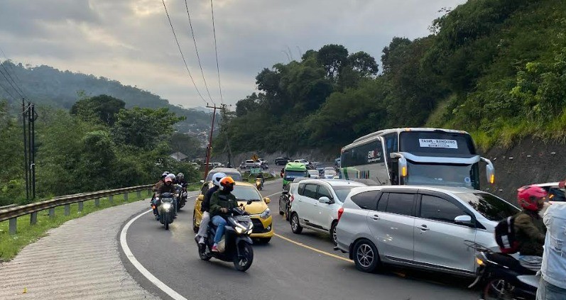 Arus Balik, Jalur Arteri Selatan Lingkar Gentong Padat Merayap Pagi Ini