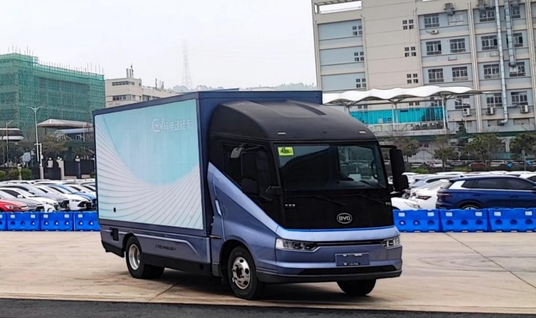 Kerap Jadi Biang Kerok Kemacetan, Ini Batasan Maksimal Muatan pada Truk