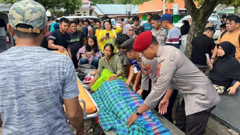 Antre Tiket Kapal di Pelabuhan Tobaku, Warga Kolut Meninggal karena Sesak Napas