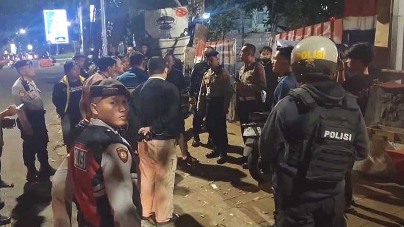 Bentrok Ormas di Dago Bandung Telan Korban Jiwa, 1 Orang Tewas Penuh Luka Bacok