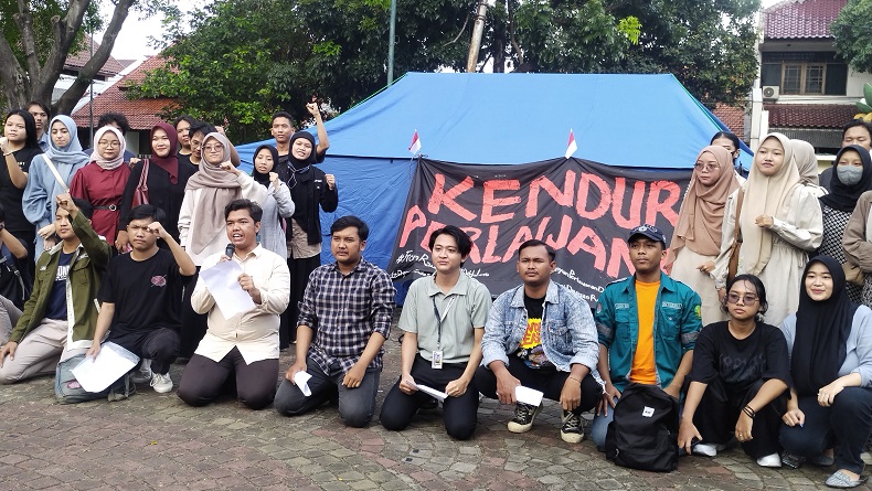 Mahasiswa Dirikan Tenda Kenduri Perlawanan di UNJ, Tolak Politik Dinasti dan Nepotisme!