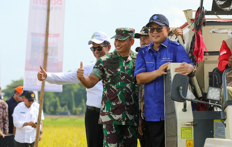 Mentan Amran Kolaborasi dan Dorong Pengembangan VUB Padi IPB 9G