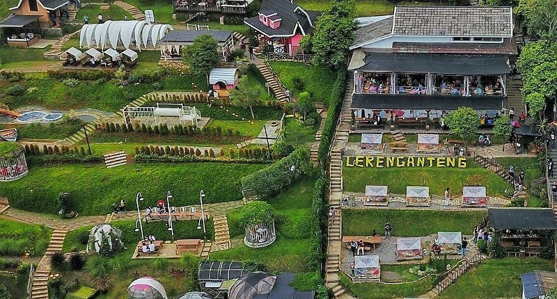 Tempat Nongkrong di Bandung saat Akhir Pekan, Unik Ada Kafe Mirip Terasering Bali
