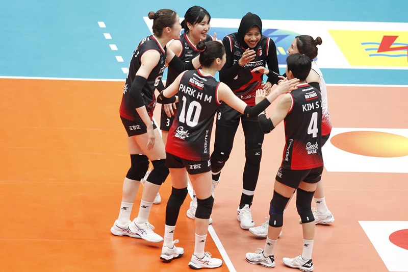 Kocak! Megawati Hangestri dan Pelatih Red Sparks Joget di Indonesia Arena