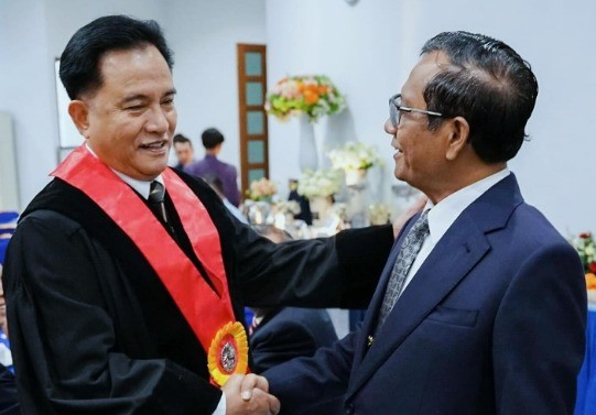 Kisah Persahabatan Mahfud dan Yusril: 25 Tahun Bersama di Dunia Politik dan Hukum