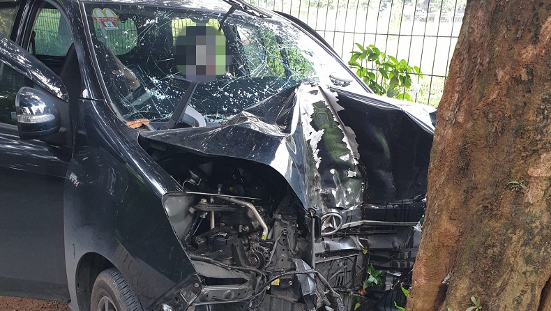 Kecelakaan Mobil Tabrak Pohon di Bogor, 2 Orang Luka-luka