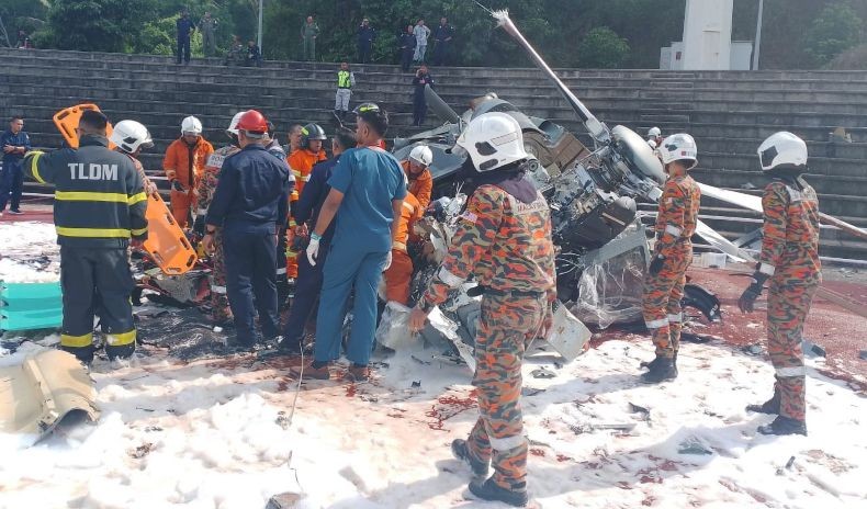 Dua Helikopter AL Malaysia Tabrakan di Udara, 3 Prajurit yang Gugur Perempuan