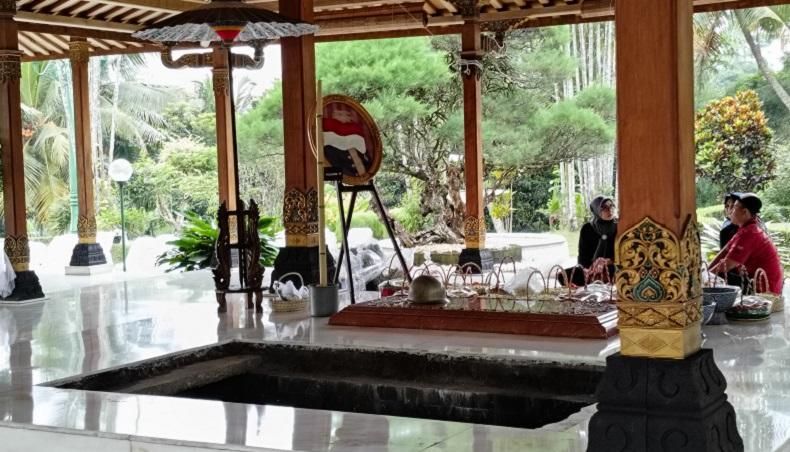 Pendiri Mustika Ratu Mooryati Soedibyo Dimakamkan di Bogor, Samping Makam Suaminya