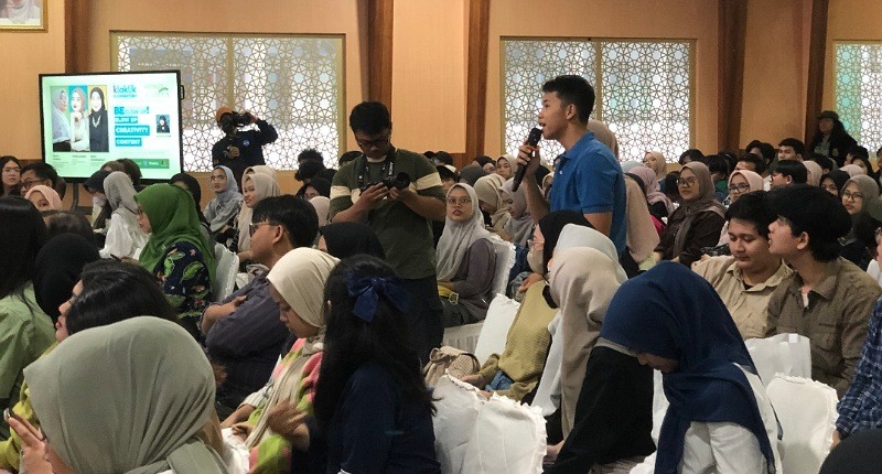 Tantang Mahasiswa Menulis Kreatif, CEO MNC Pictures Bagikan Hadiah di Klaklik Connection with Avoskin
