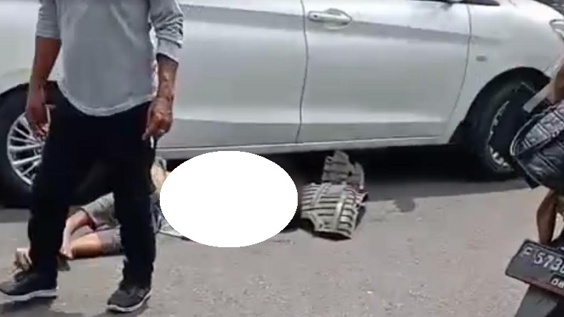 Kecelakaan di Sukabumi, Pengendara Motor Tewas Masuk Kolong Mobil