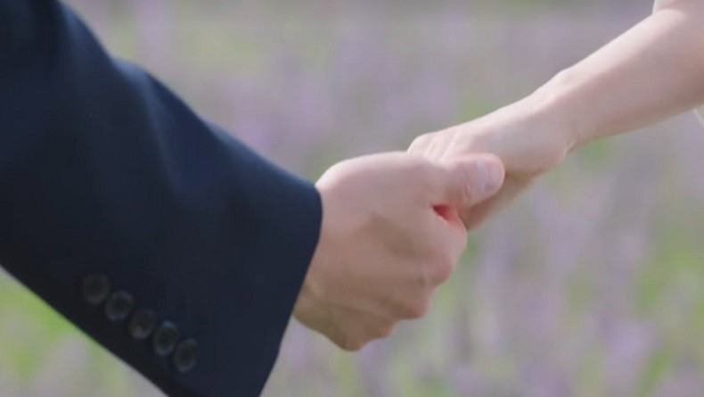 Queen of Tears Tamat, Endingnya Bikin Haru Warganet: Benar-Benar Ngebekas!