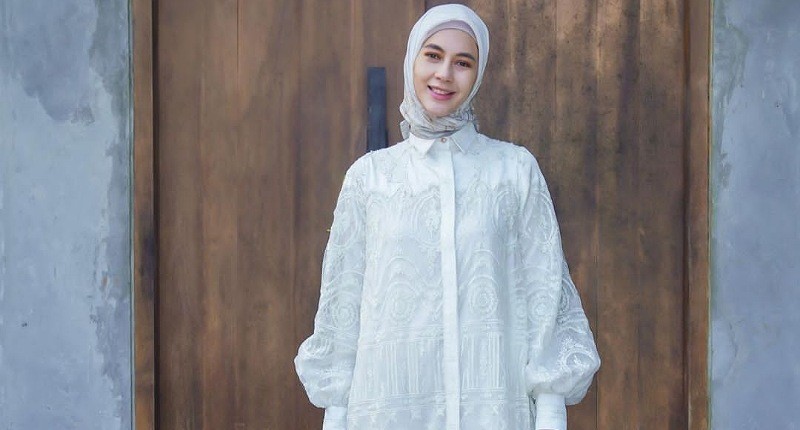 Paula Verhoeven Mantap Berhijab usai Pulang Umrah, Baim Wong Ungkap Pesan Ini!