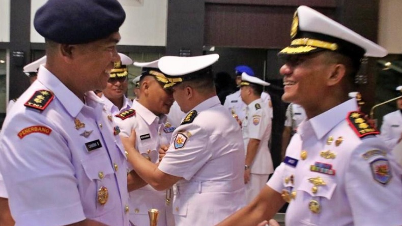 Laksma Nouldy Tangka Pimpin Sertijab, Letkol Laut Widi Aditnya Resmi Danlanal Melonguane