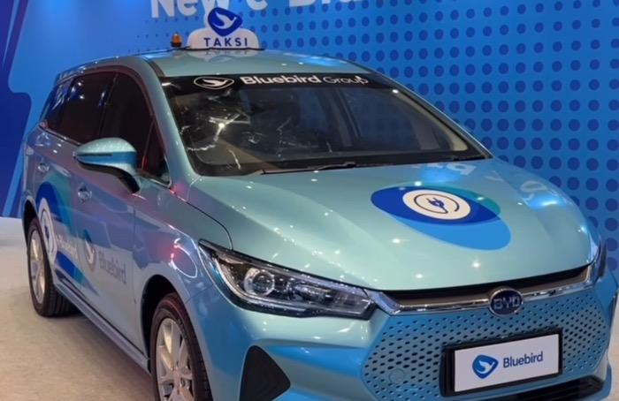 Blue Bird Tambah Taksi Listrik Baru, Kali Ini Pakai BYD e6 Gen 2