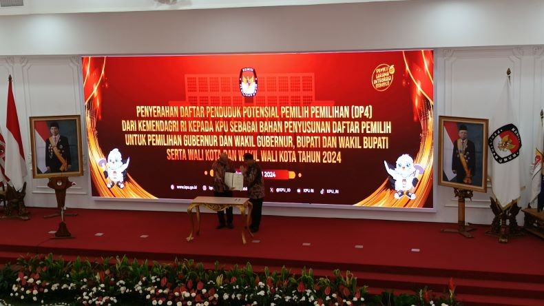 Kemendagri Serahkan Data Penduduk ke KPU, 207 Juta Orang Akan Memilih di Pilkada