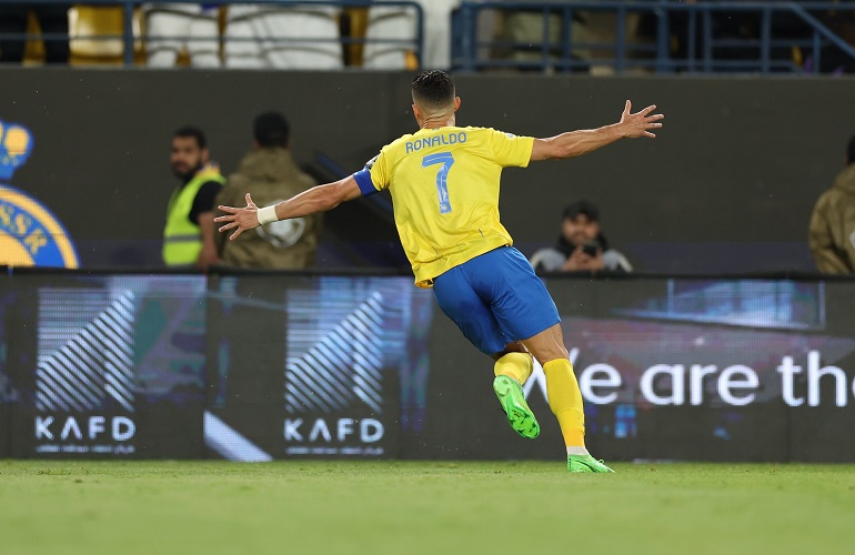 Cetak 2 Gol, Cristiano Ronaldo Girang Antar Al Nassr ke Final Piala Raja Arab Saudi