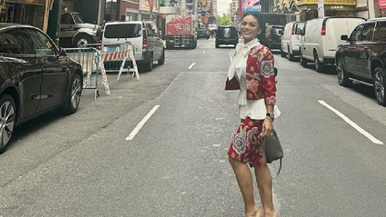Krisdayanti Pakai Batik Tulis Pekalongan di New York, Warganet Terkesima: Menyala Mbakku!