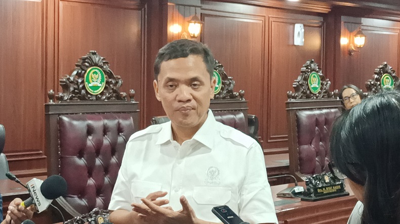 Lift DPR Anjlok, Habiburokhman dan Kawan-kawan Sempat Terjebak