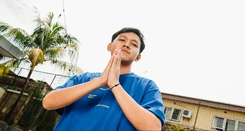 Banjir Pitumpanua, Rio Jokam Bantu Korban dan Temukan Kejadian Aneh