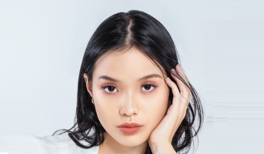 Makeup Look ke Kantor Anti Ribet? Intip Yuk Tutorialnya