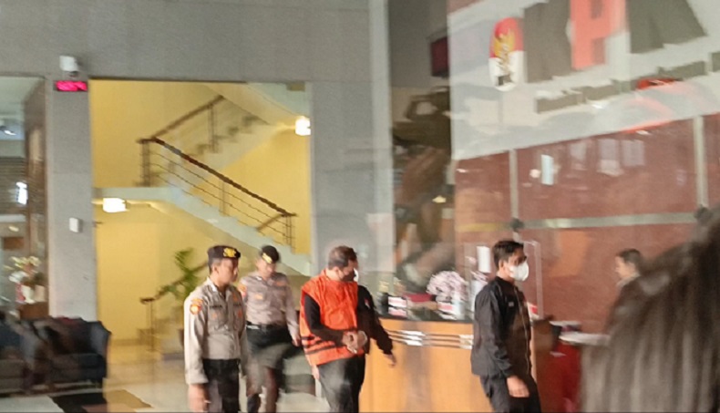 Bupati Sidoarjo Ahmad Muhdlor Ditahan usai Diperiksa KPK