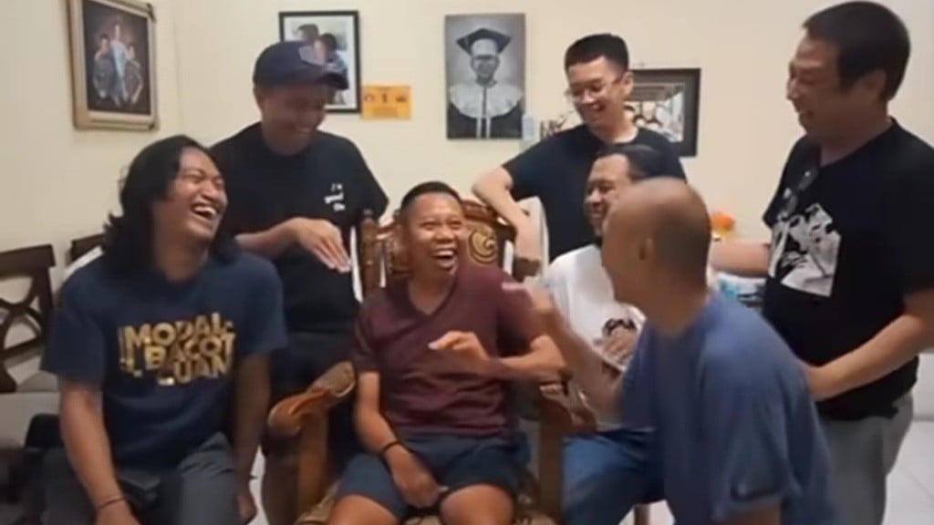 Kondisi Terbaru Tukul Arwana usai Alami Pendarahan Otak, Tertawa Lebar Didatangi Sahabat
