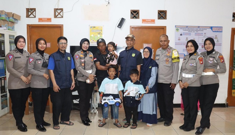 Gibran Menangis Kelaparan di Bojonggede, Polres Depok Utus Polwan Bawa Makanan dan Susu