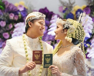 7 Artis Mualaf Sebelum Menikah, Terbaru Mahalini