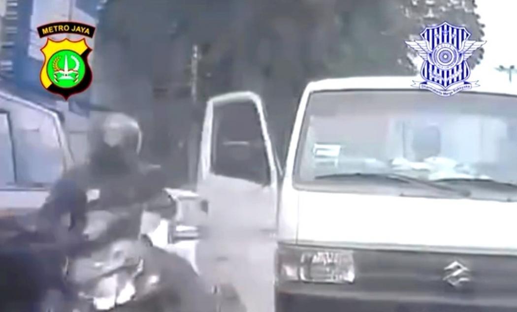 Kerap Jadi Penyebab Kecelakaan di Jalan, Ini Harus Diperhatikan Sebelum Buka Pintu Mobil