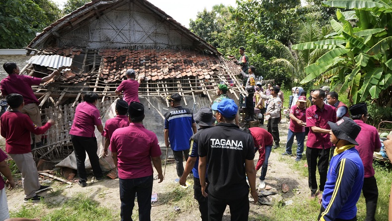 Rumah Pemulung di Jatim Hampir Roboh, Mensos Risma Perintahkan Jajaran Perbaiki