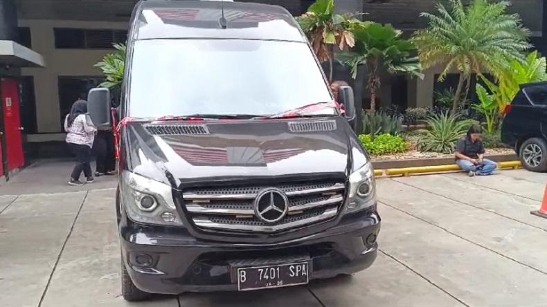 Begini Penampakan Mobil Mercedes-Benz Sprinter Milik SYL yang Disita KPK