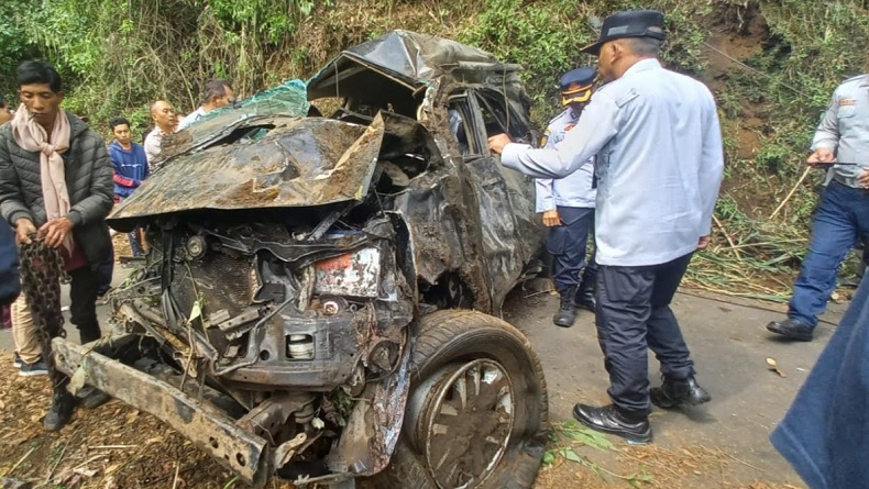 Penampakan Fortuner Maut Usai Terjun ke Jurang di Gunung Bromo, Ringsek Nyaris Tak Berbentuk 