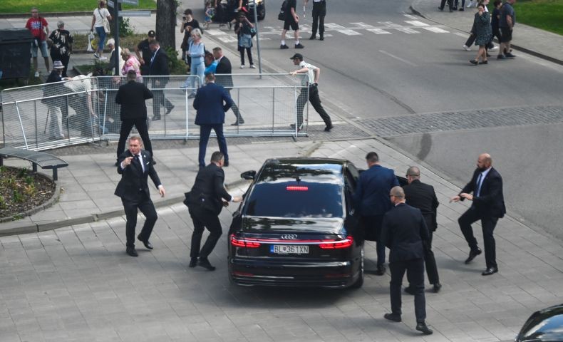 Terungkap, Pengawal PM Slovakia Sibuk Menyelamatkan Diri saat Bos Mereka Ditembak