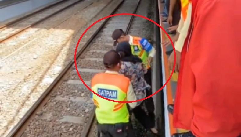 Viral Penumpang KRL Terperosok ke Celah Peron Stasiun Sudirman, Begini Kondisinya