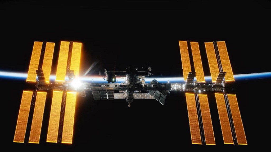 Potret Stasiun Luar Angkasa Melewati Samudera Hindia, Diambil dari Satelit Berjarak 43 Mil