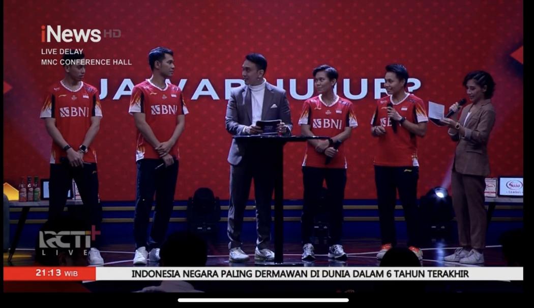 Momen Lucu Kevin Sanjaya saat Berikan Bonus ke Tim Thomas Indonesia, Digodain Fajar Alfian